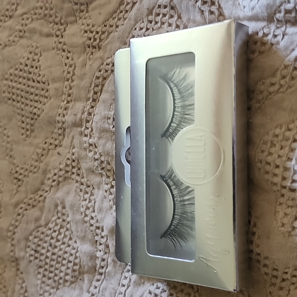 Eyelashes